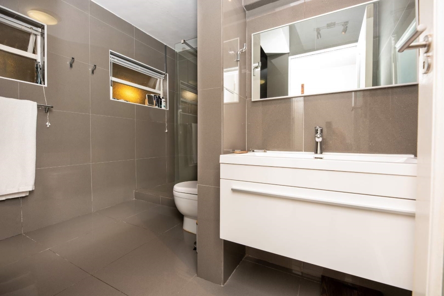 To Let 2 Bedroom Property for Rent in Three Anchor Bay Western Cape